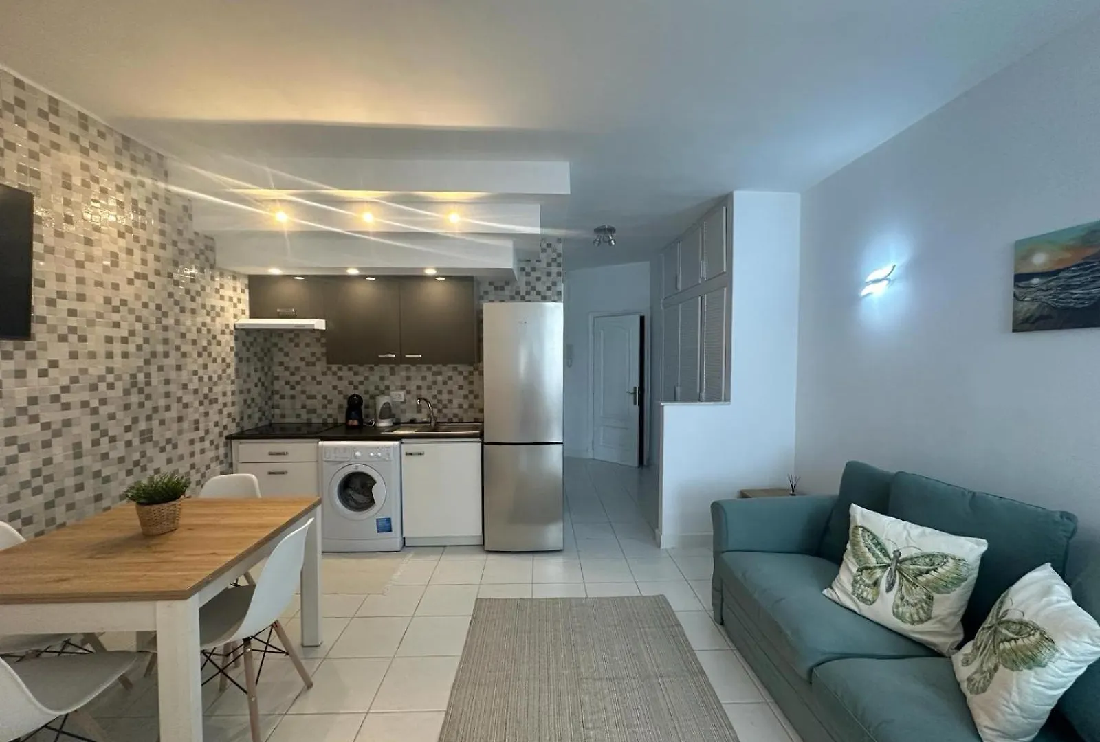 Liwia Beautiful Apartment In The First Oceanline In Los Cristianos.